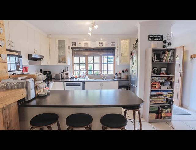 1 BEDROOM TOWNHOUSE RENTED IN GILLITTS